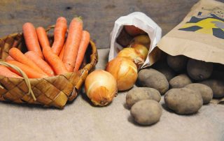 Porkkanaa, sipulia, perunaa ja muita elintarvikkeita suoraan tuottajalta
